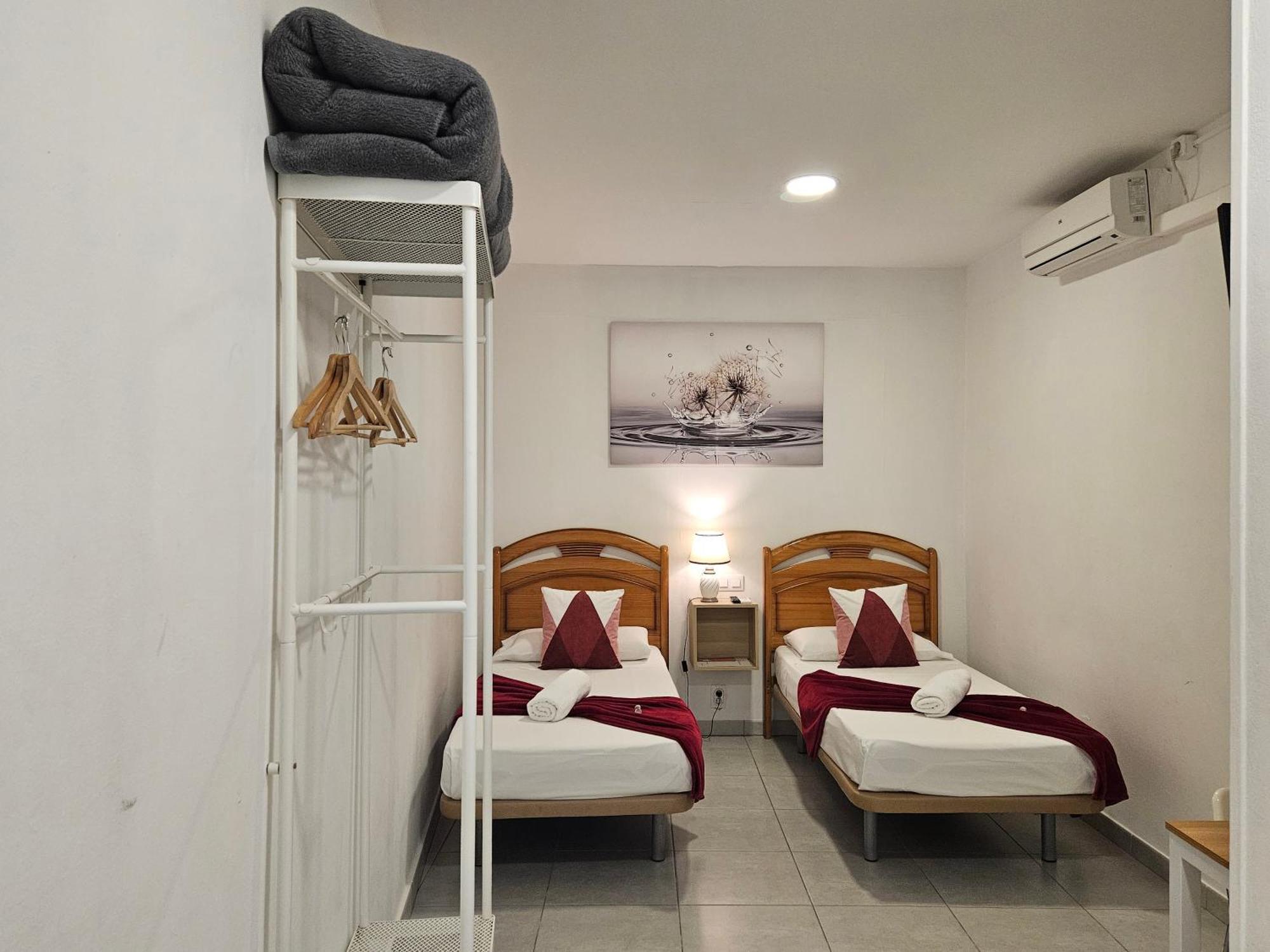 Casa Lemus Hotel Madrid Exterior photo